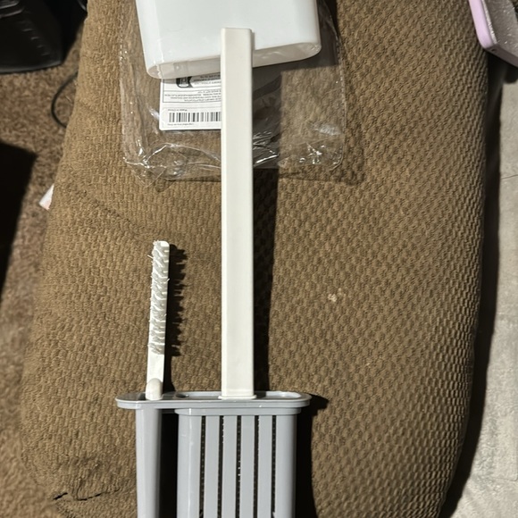 Rubber toilet cleaner and brush - Picture 2 of 6